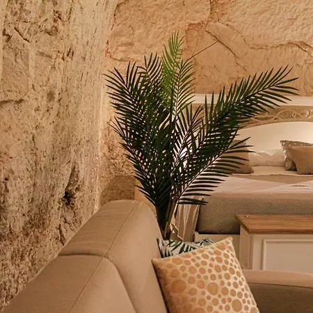 בית נופש Gb Grotta Bianca אוסטוני