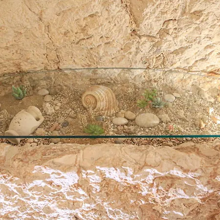 Gb Grotta Bianca אוסטוני