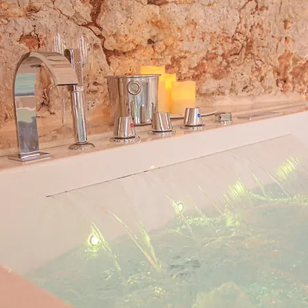 Gb Grotta Bianca * 오스투니