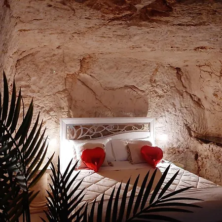 Gb Grotta Bianca * أوستوني